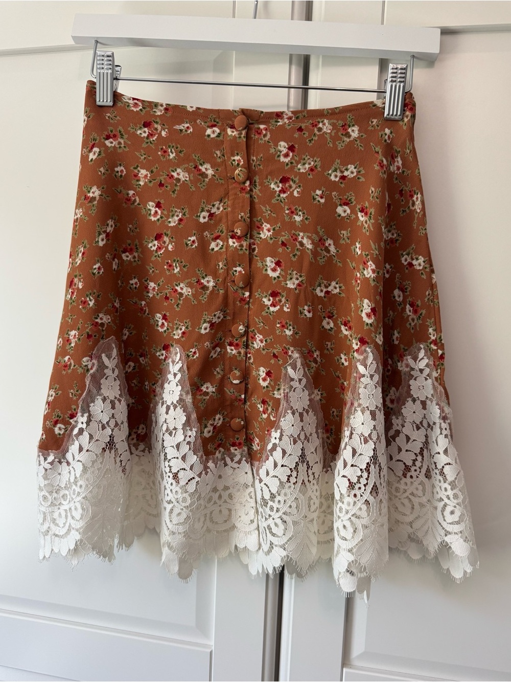 For Love & Lemons Festival Skirt in Country Floral A-Line w White Lace Hem XS